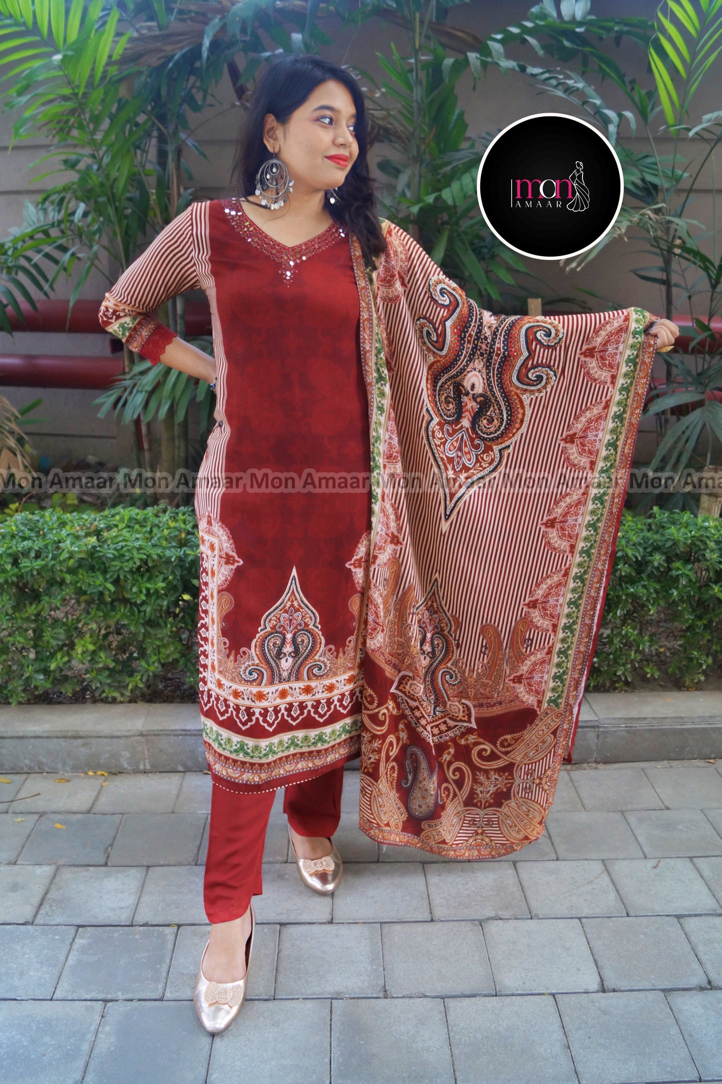 Mirrored Grace-Pakistani Style Kurti Set