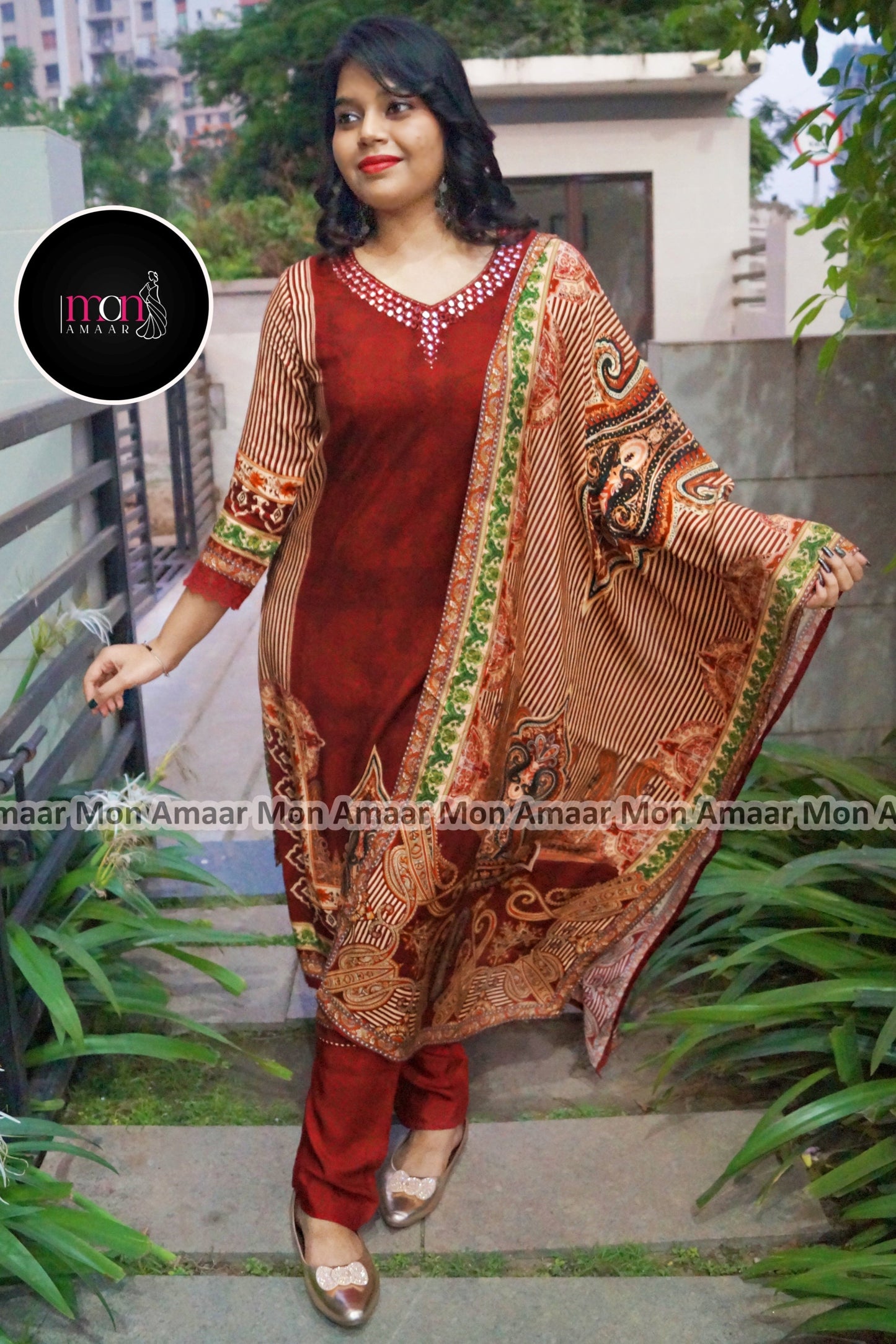 Mirrored Grace-Pakistani Style Kurti Set