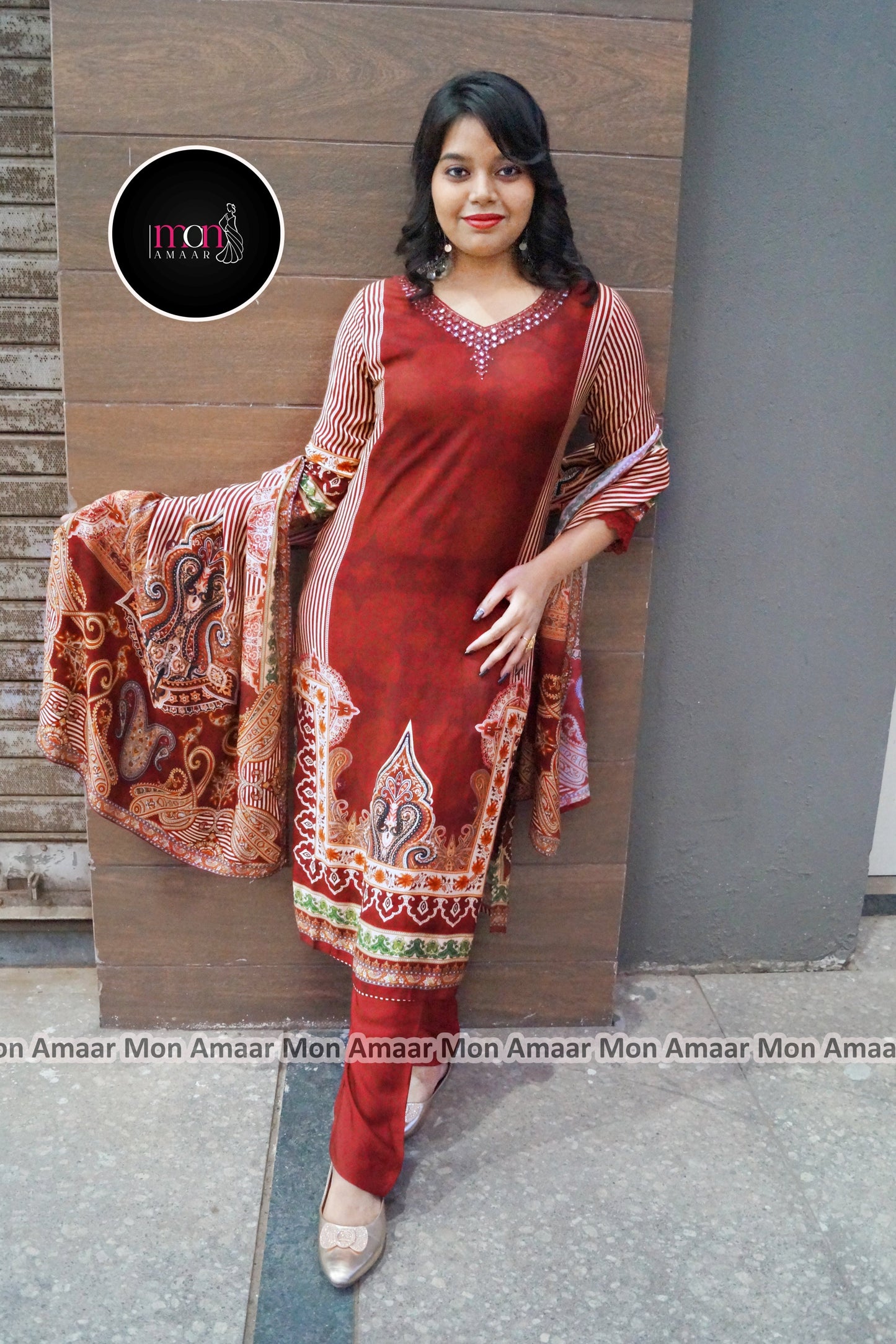 Mirrored Grace-Pakistani Style Kurti Set