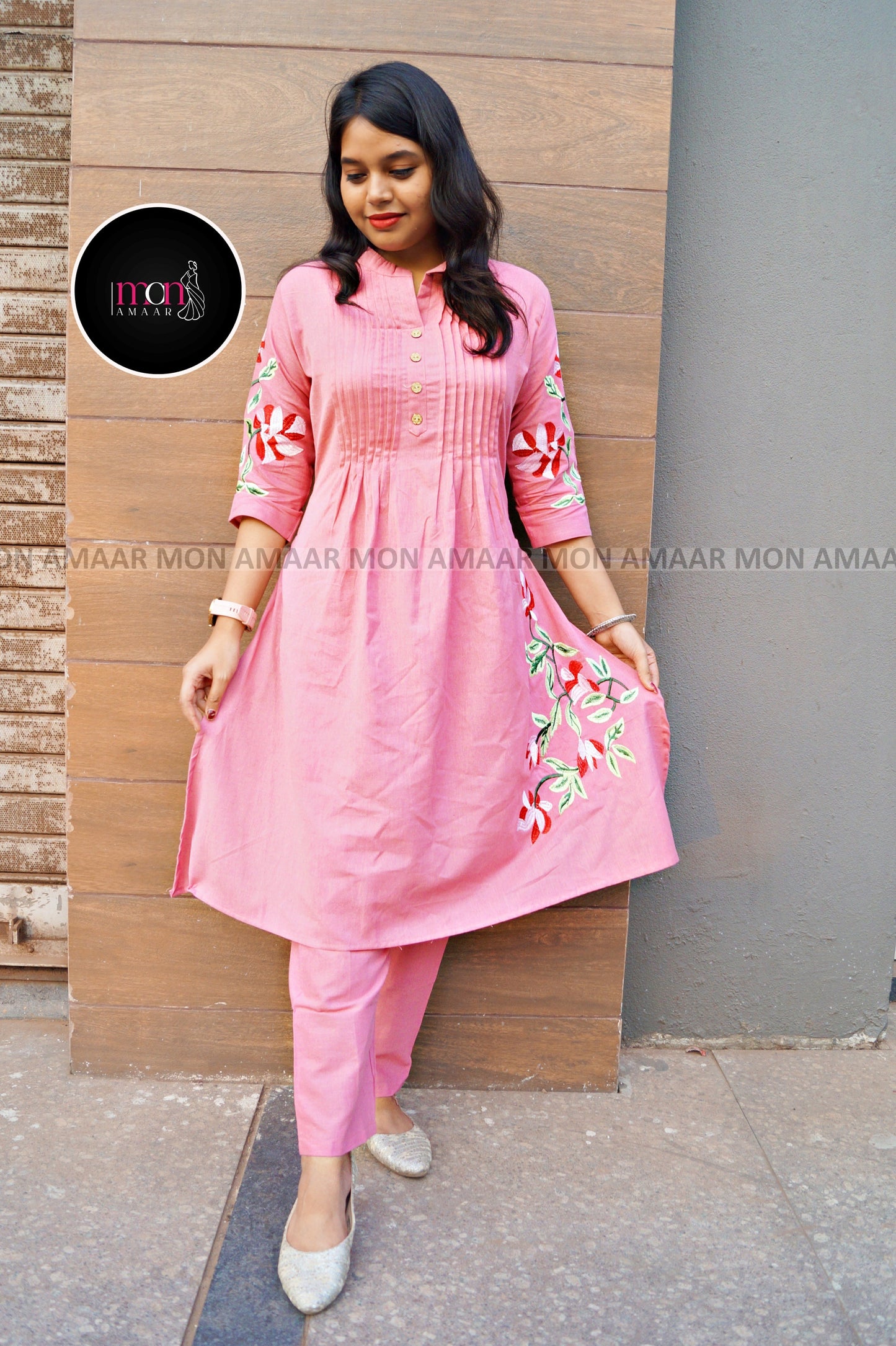 Diva In You-  Embroidered kurti set