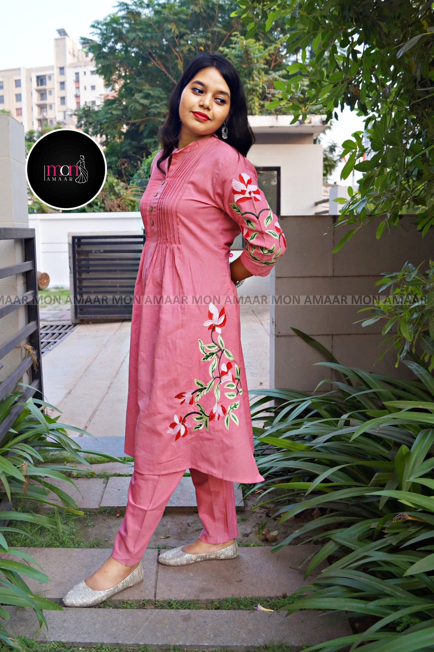 Diva In You-  Embroidered kurti set