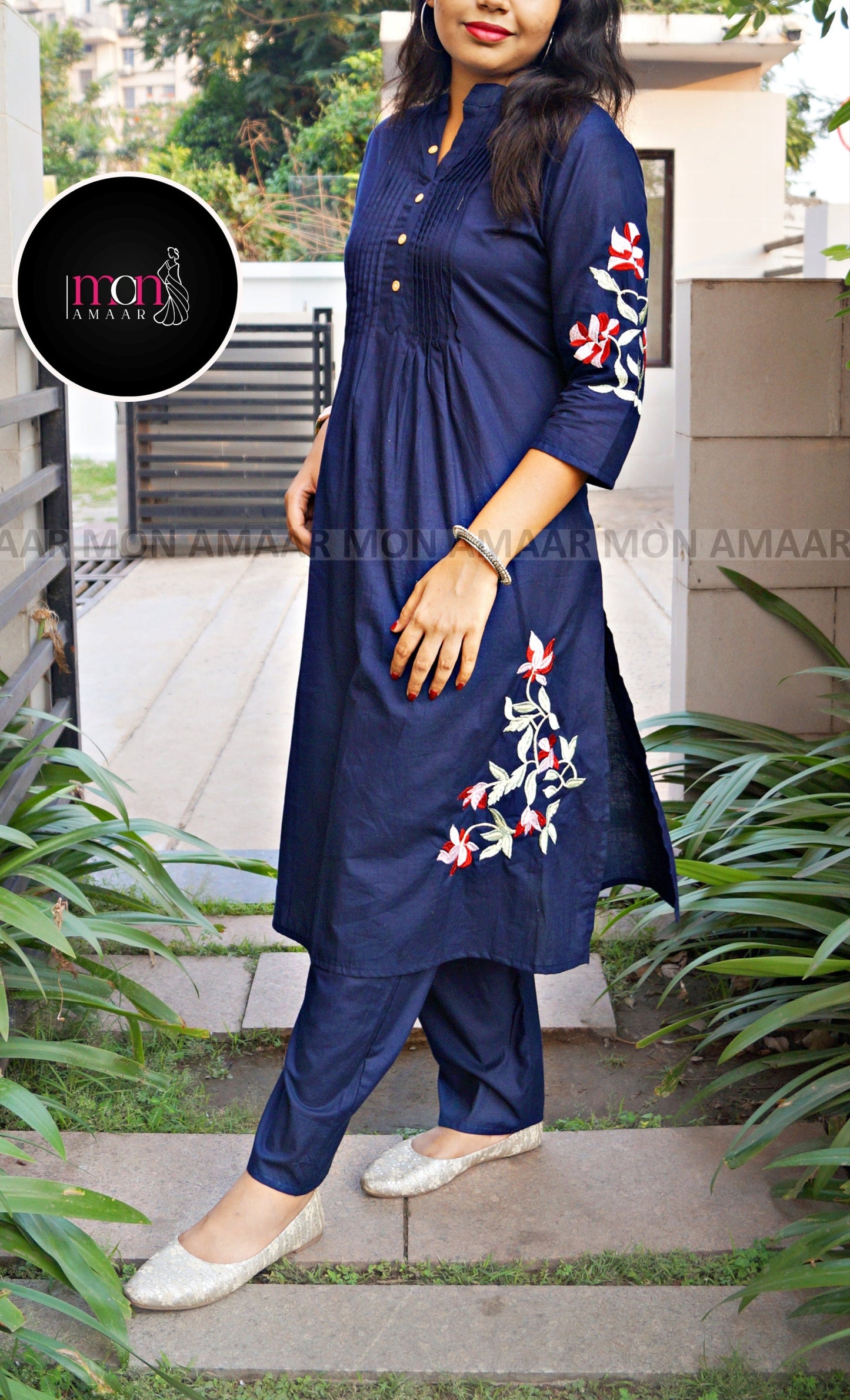 Diva In You- Embroidered kurti set