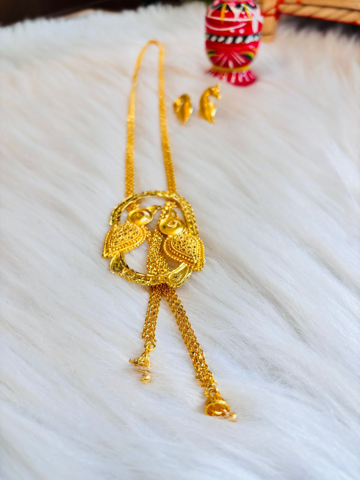 Golden Twin Birds (Gold Plated Rich Necklace Set)
