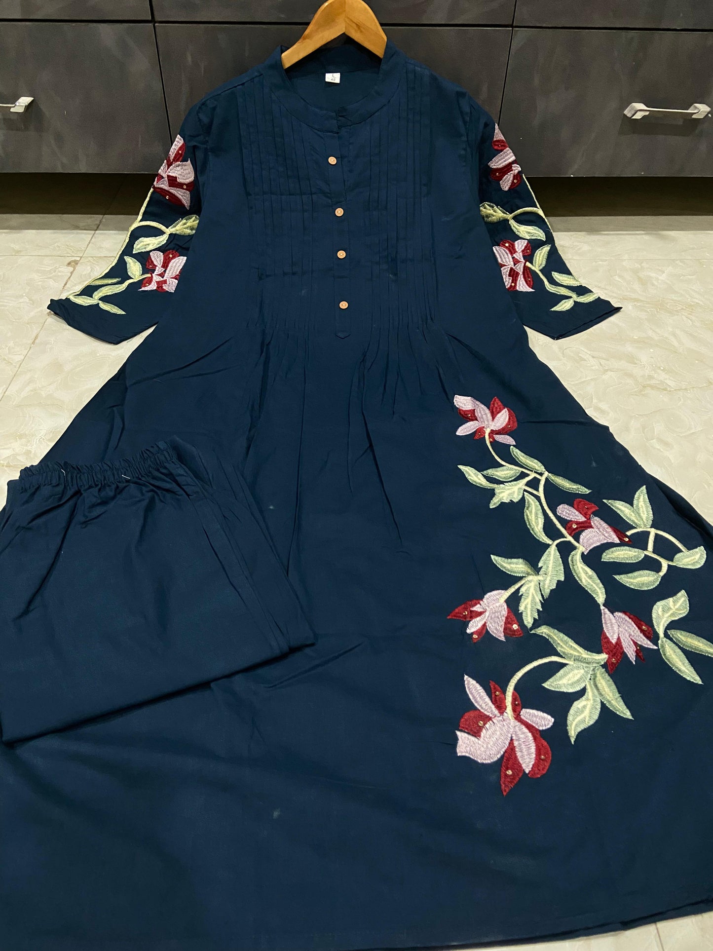 Dazzling Diva- Embroidered kurti set
