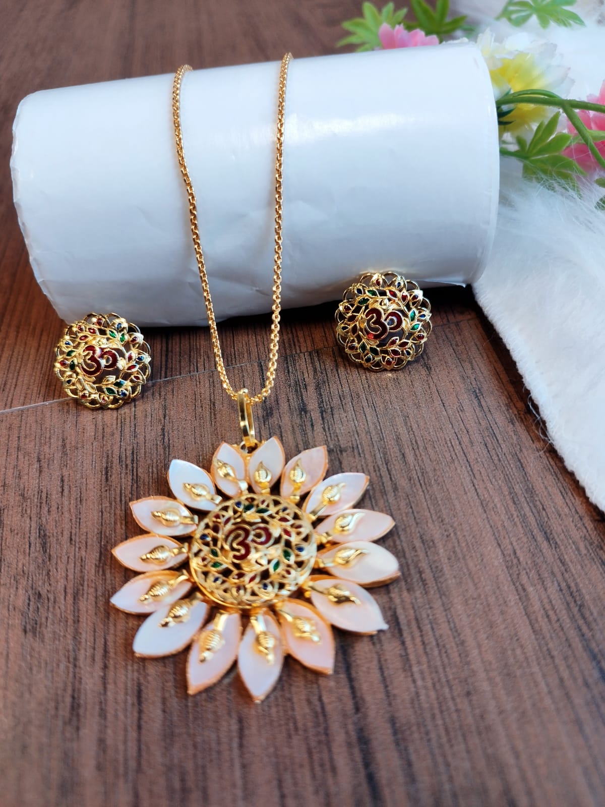 Om Designed Gold Plated Jewellery(With Sea Shell)