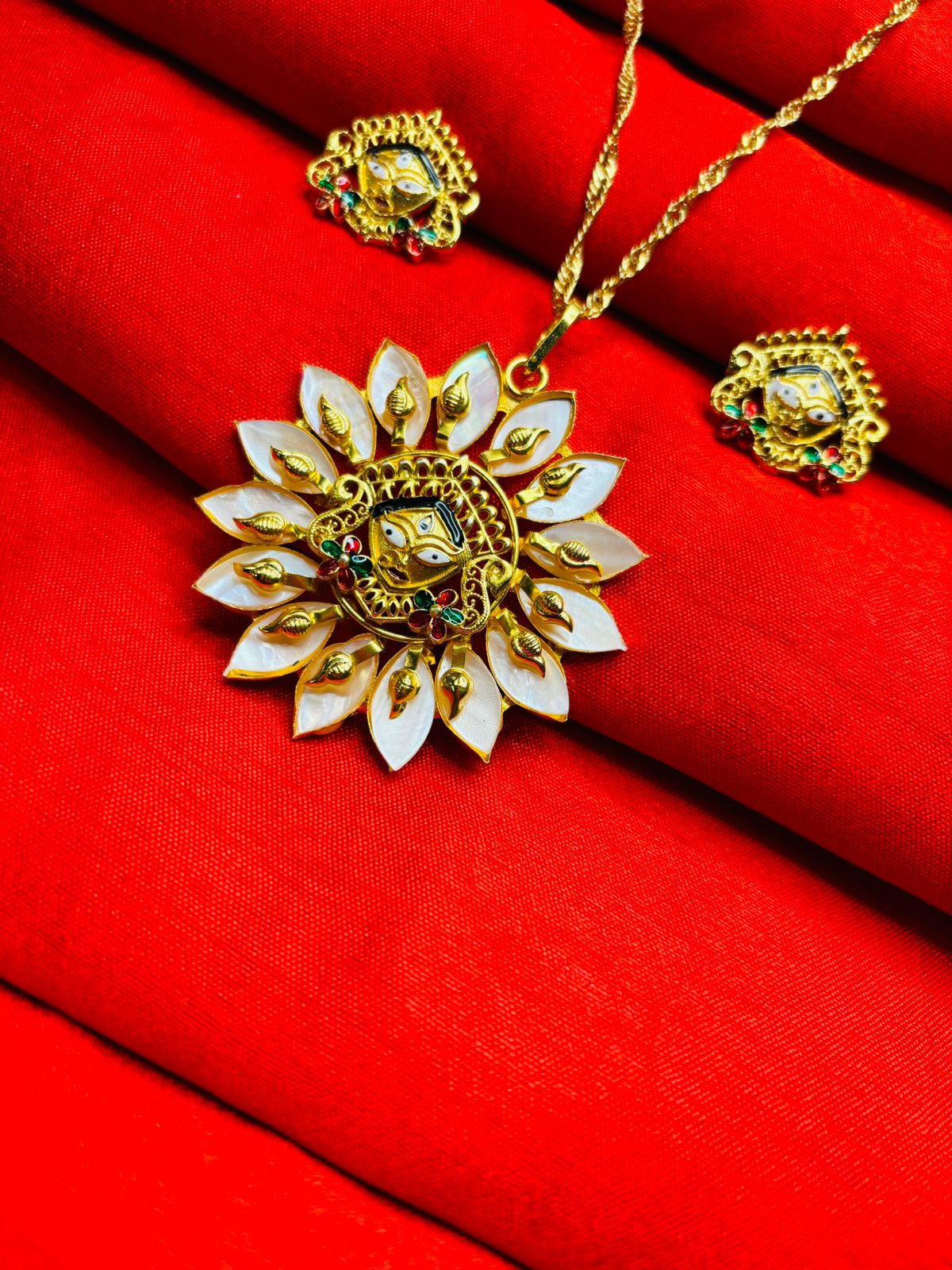 New Stylish Puja Special Jewellery(Sea Shell Design)