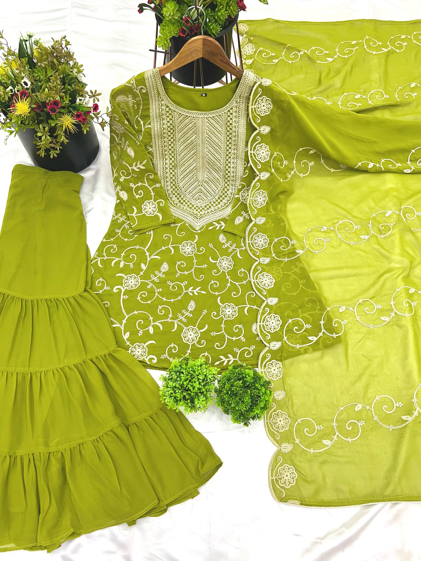 Magnificence light Georgette Sharara Set