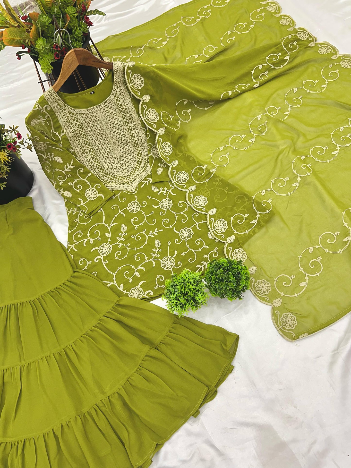 Magnificence light Georgette Sharara Set