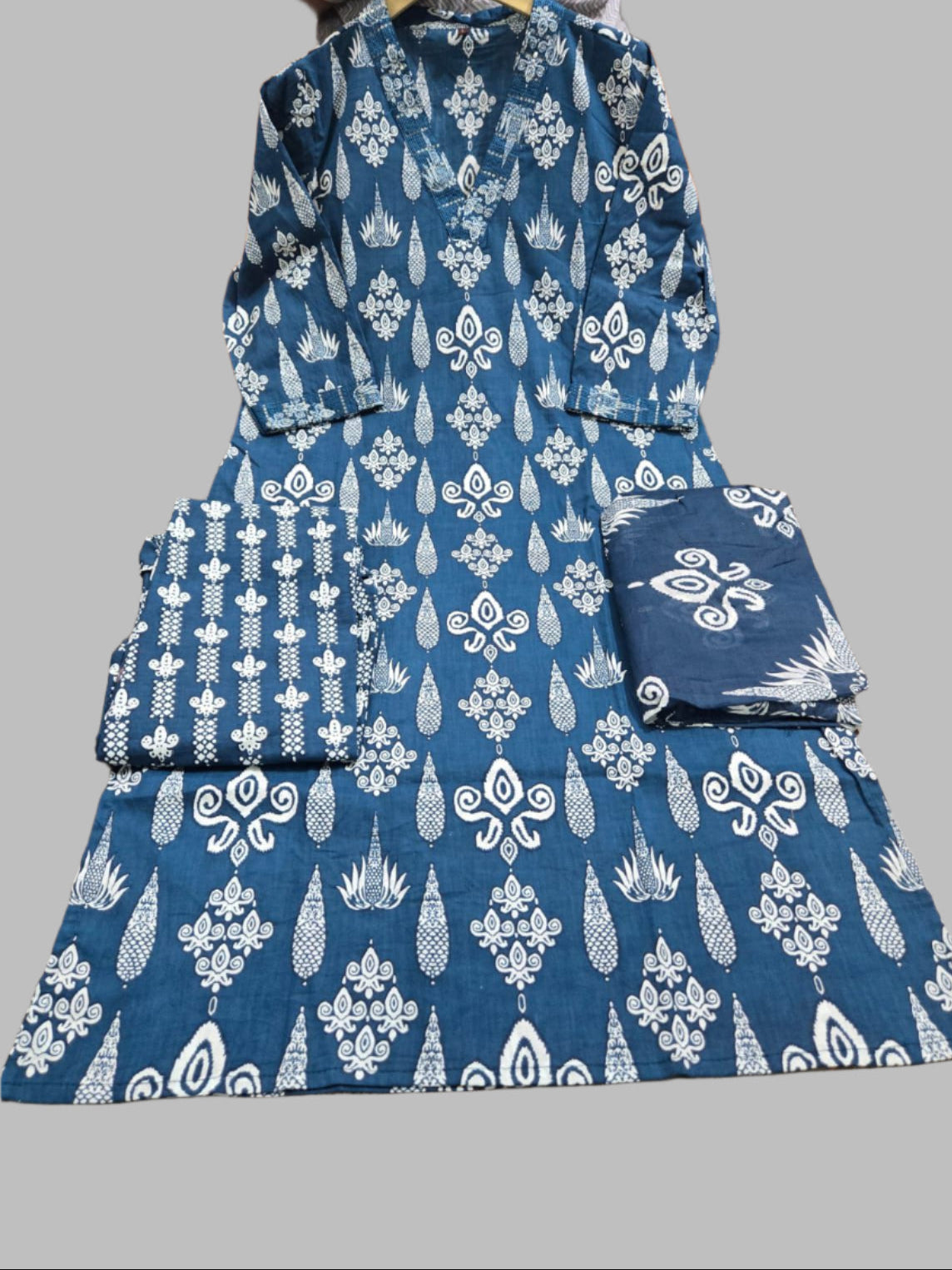 language Of Clouds Cotton Kurti Set