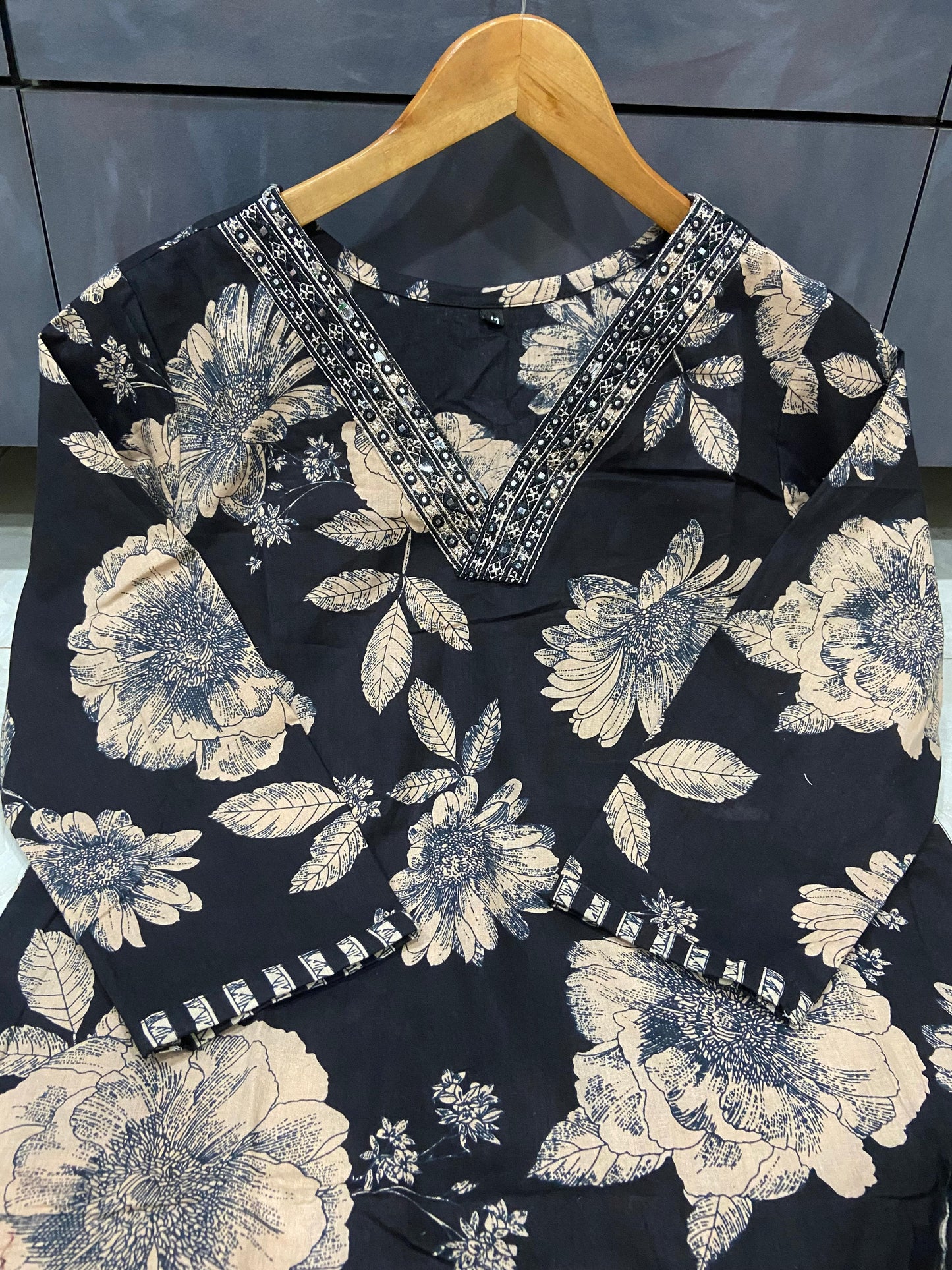 Neeli Baadal Cotton Kurti Set