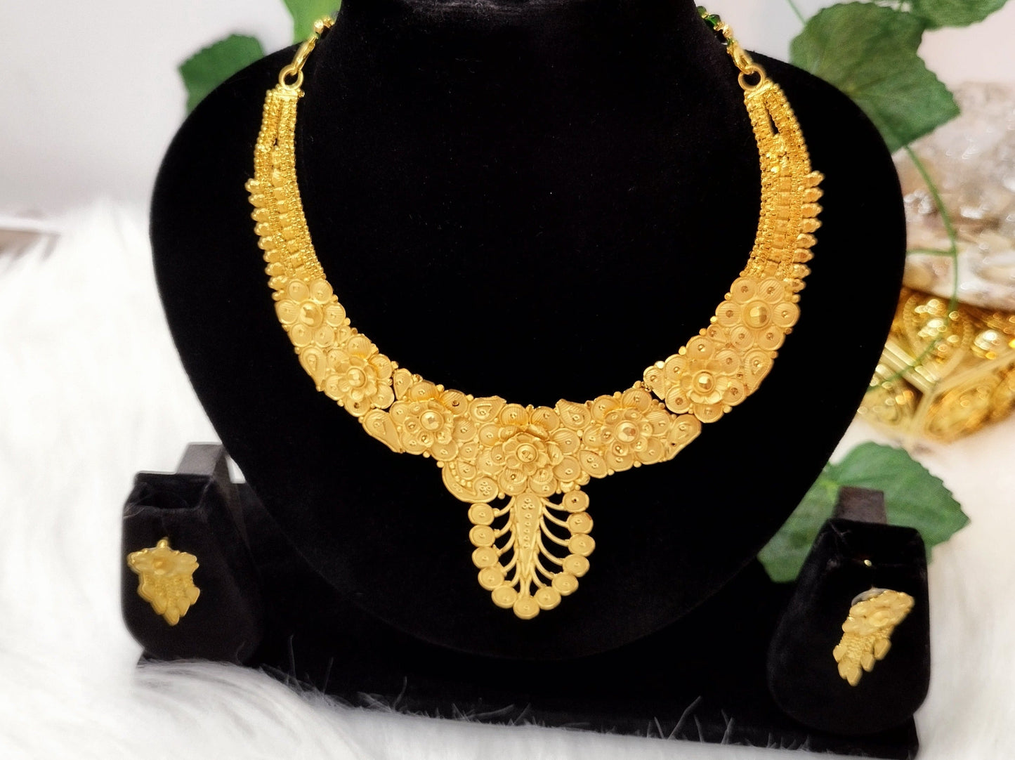 Perfect Fit(Gold Plated Necklace Set)