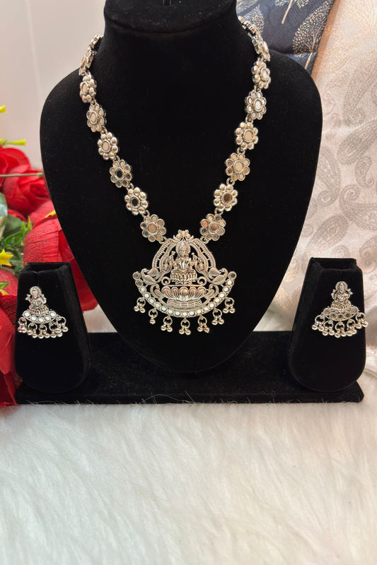 Shri (Ma Laxmi Necklace Set)