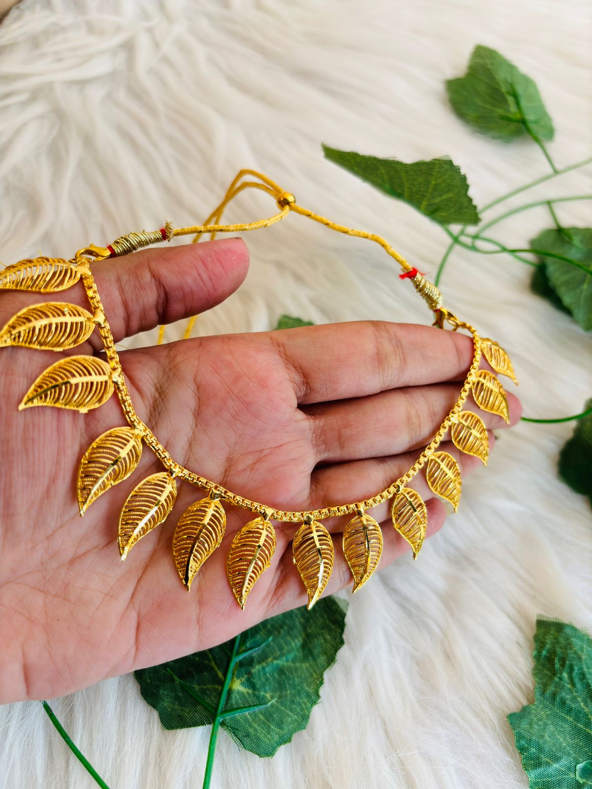 Leaf Design Traditional Gold Plated Set