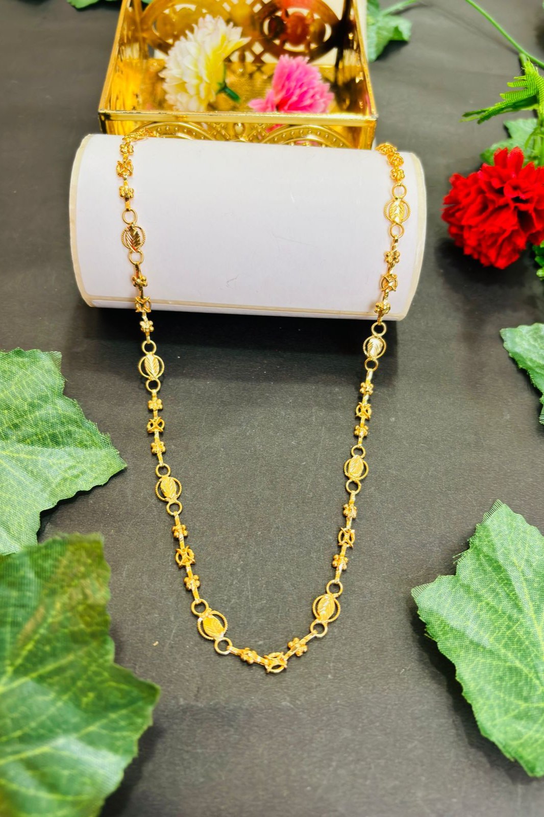 Single And Shiny Gold Plated Chain