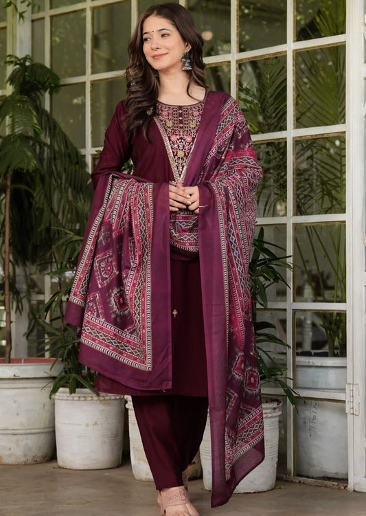 The only Traveler Silk Kurti Set