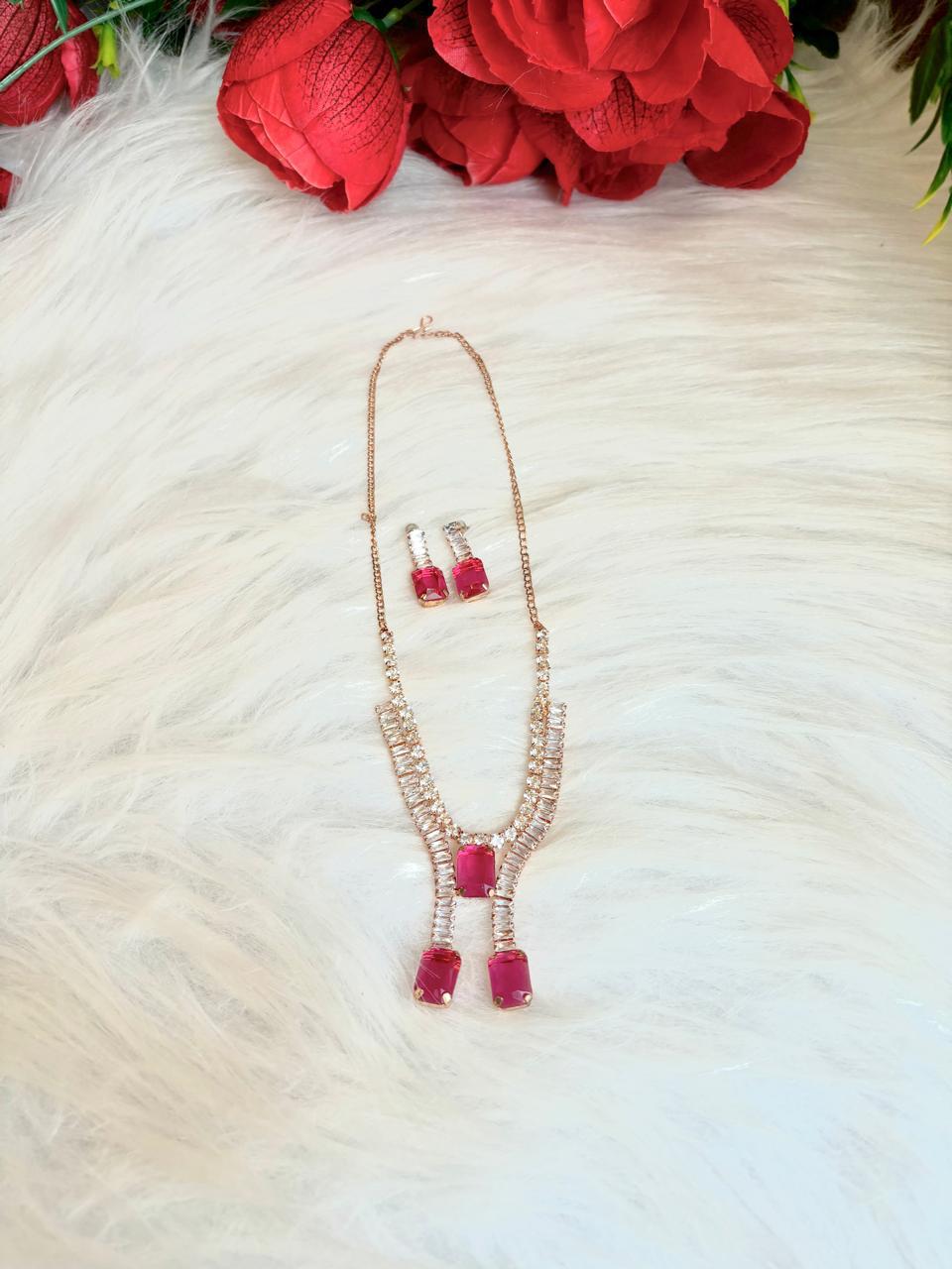 Lavina - Long Necklace Set