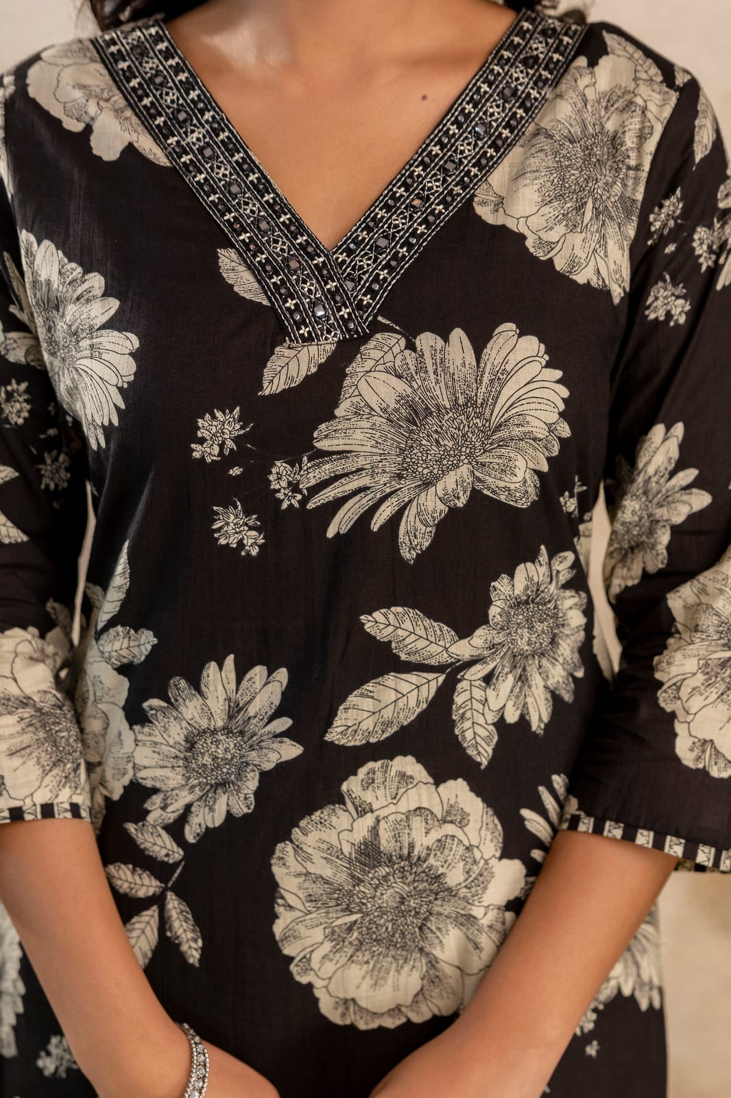 Neeli Baadal Cotton Kurti Set