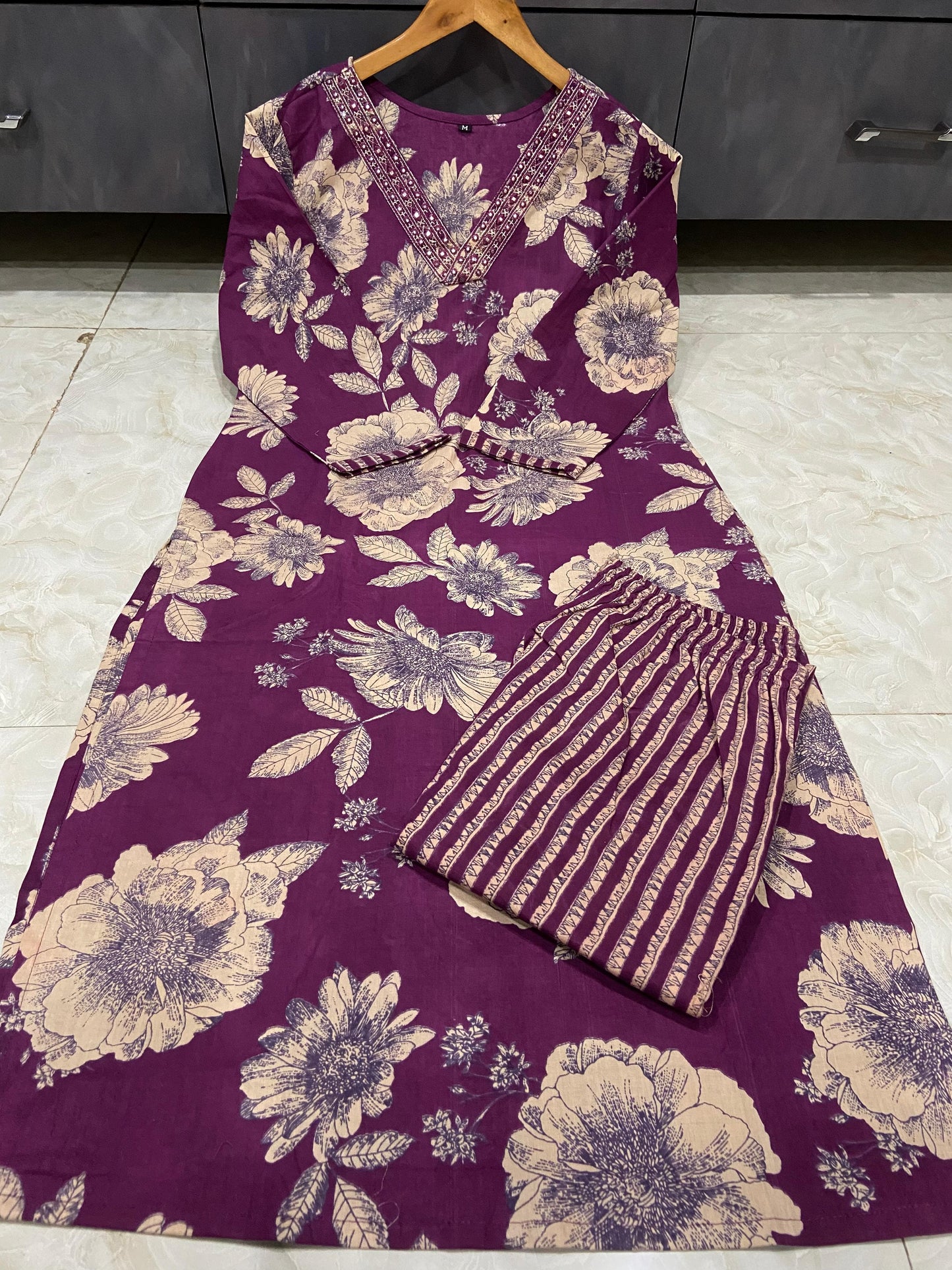 Neeli Baadal Cotton Kurti Set