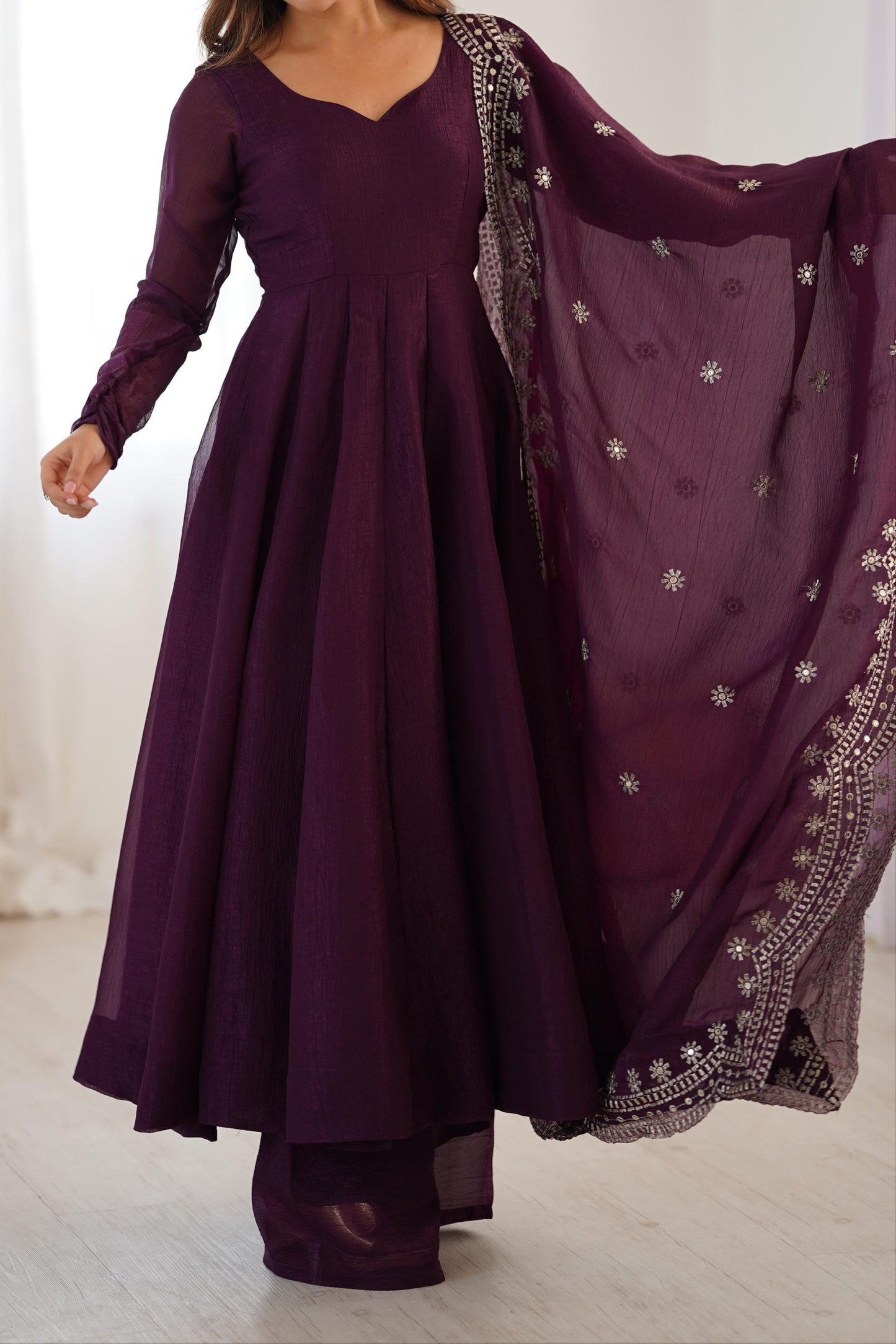 Aariza Allure Gown Set