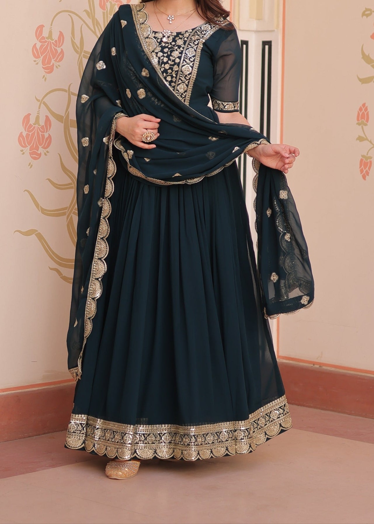 Illume Essence Fancy Silk Gown Set