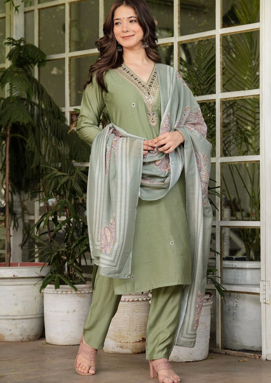 The only Traveler Silk Kurti Set