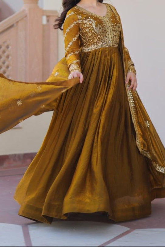 Dewdrop Bliss Fancy Silk Gown Set