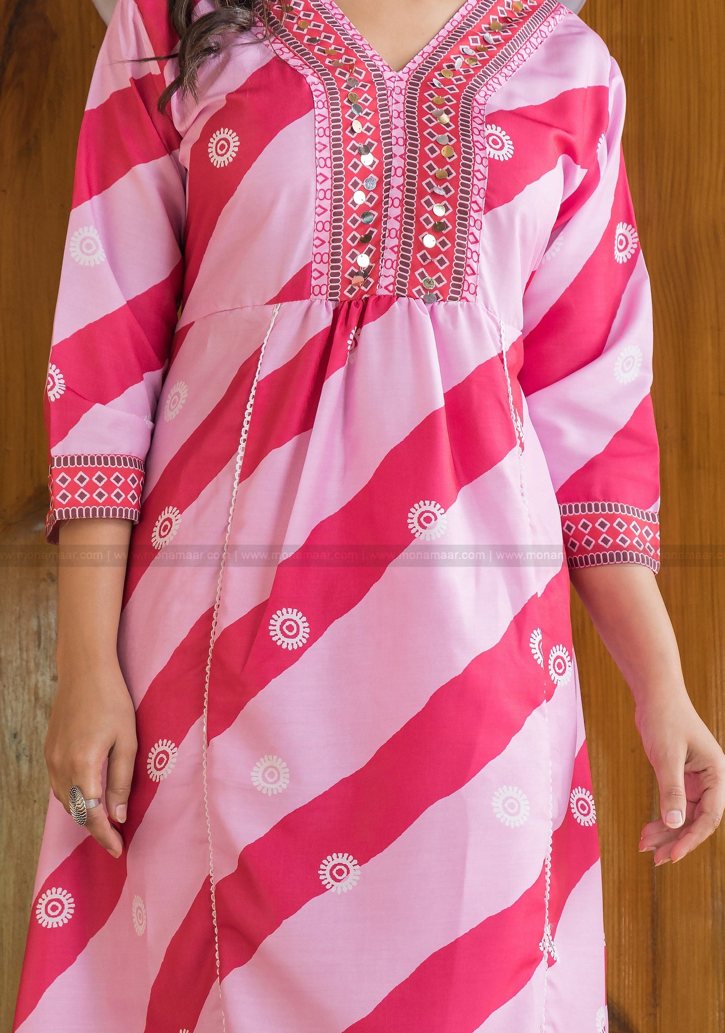 Rangoli Leheriya Jaipur Kurti Set