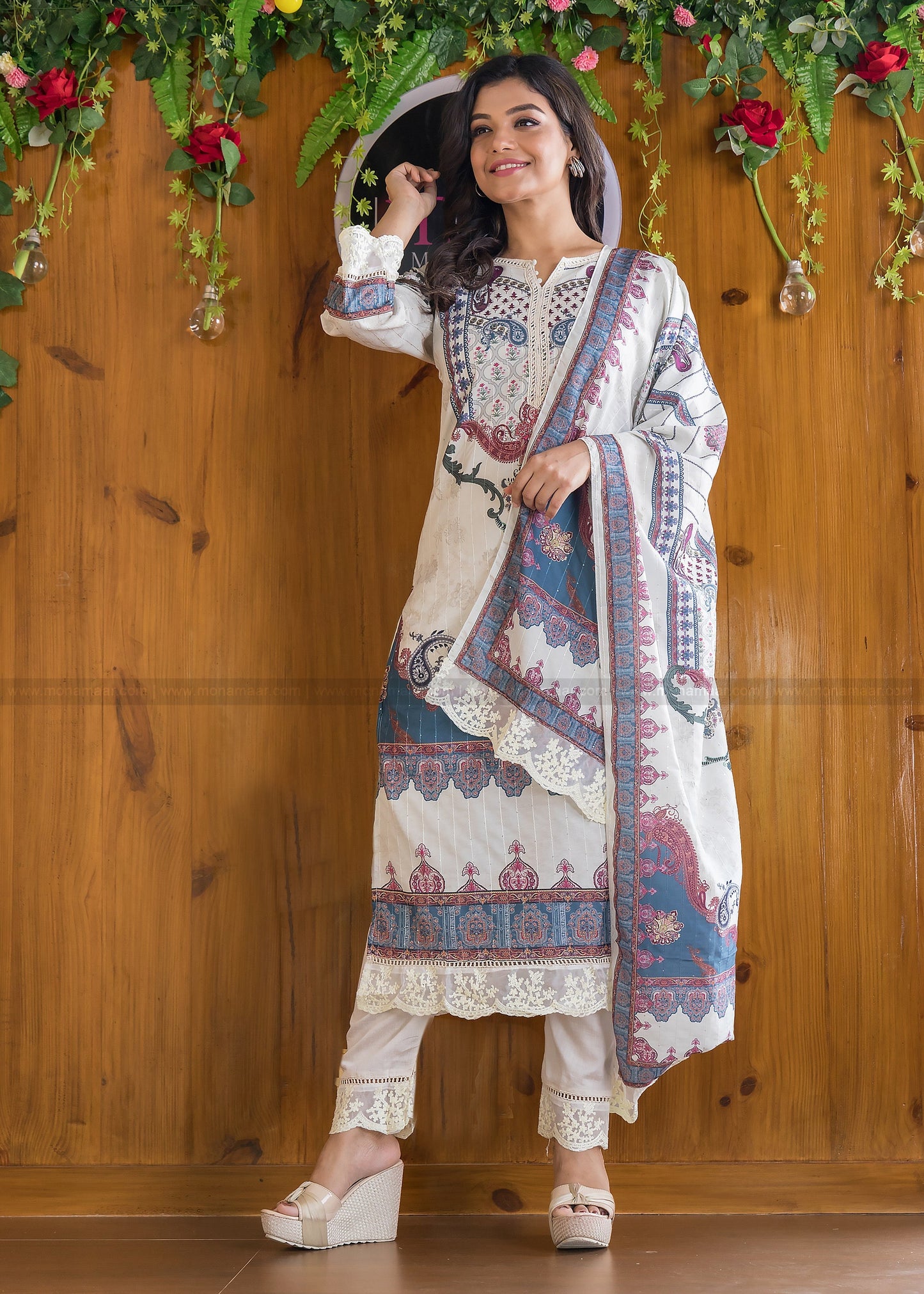 Classic Ivory Pakistani Style Kurti Set