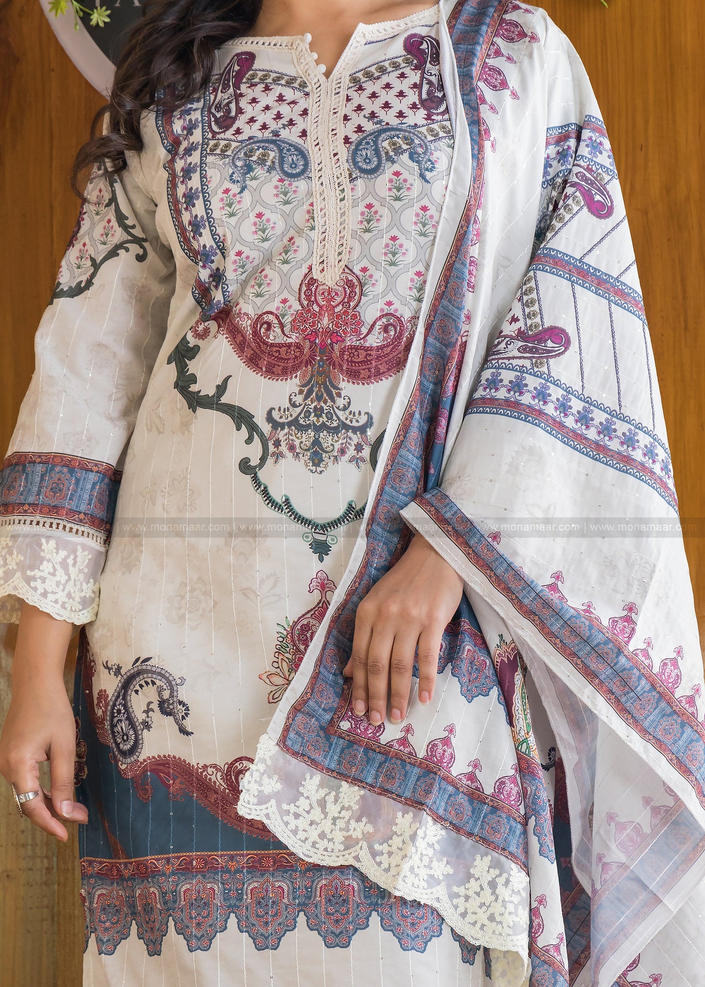 Classic Ivory Pakistani Style Kurti Set